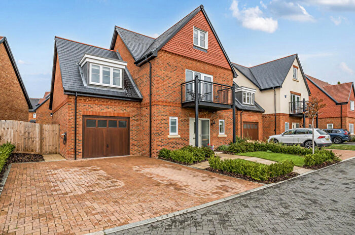 4 Bedroom Detached House For Sale In Lovejoy Road, Warfield, Bracknell, RG42