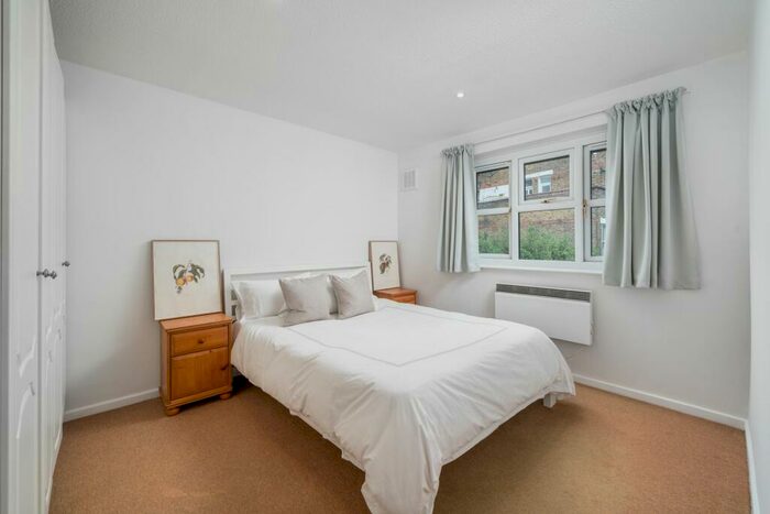 2 Bedroom Maisonette To Rent In Theatre Street, London, SW11