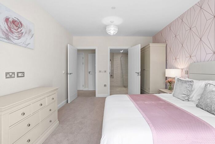 2 Bedroom Flat For Sale In Arthur Ashby Court, Chelmsford, CM1
