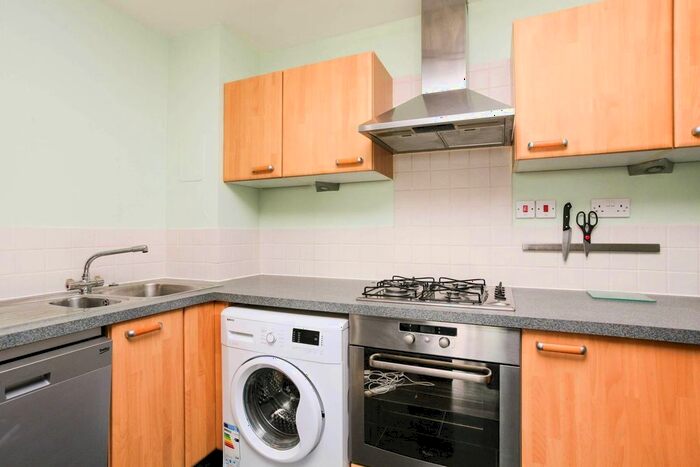 2 Bedroom Flat To Rent In Tideslea Path, Thamesmead, London, SE28