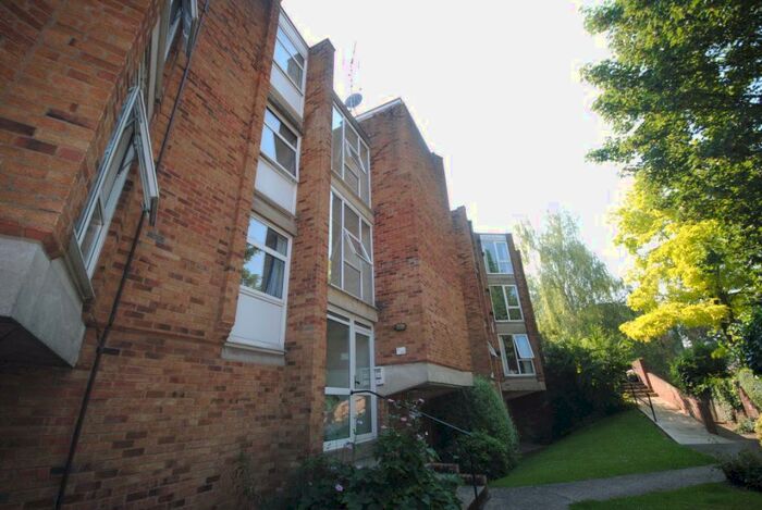 2 Bedroom Flat To Rent In High Street, Saffron Walden, CB10