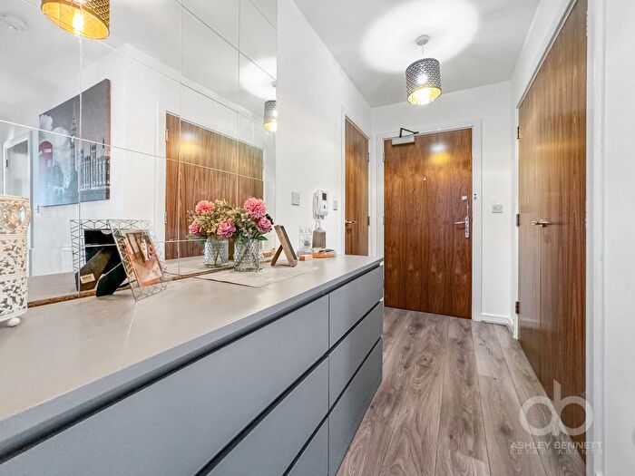 2 Bedroom Flat For Sale In Colliford Road, West Thurrock, Grays, RM20