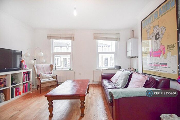 2 Bedroom Flat To Rent In Albion Road, London, N16