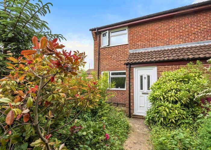 2 Bedroom Property To Rent In Lerwick Croft, Bicester, OX26