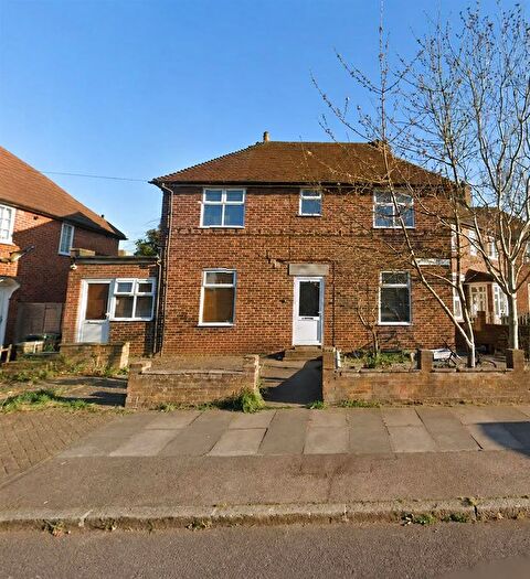 Studio To Rent In Boundfield Road, London, SE6