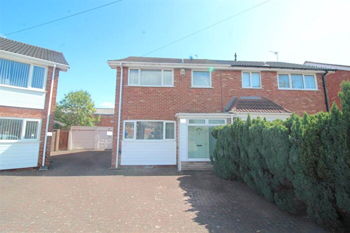 3 Bedroom Semi Detached House For Sale In Mears Drive, Birmingham, B33