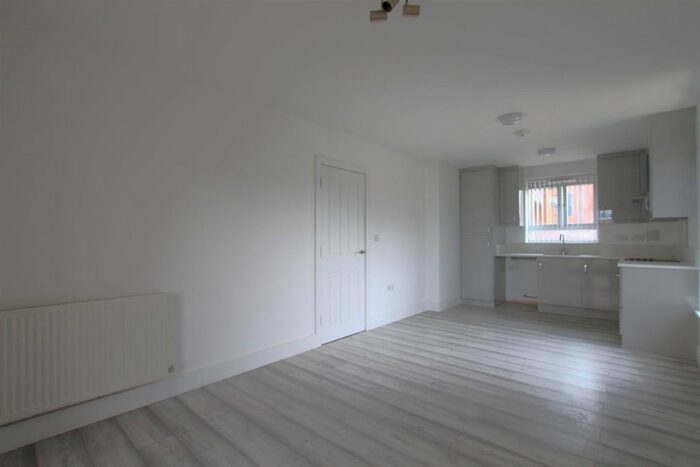 1 Bedroom Flat To Rent In Theale Apartments, Old Bath Road, Colnbrook, SL3
