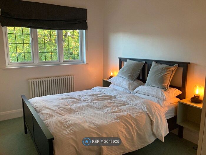 1 Bedroom Flat To Rent In Regent Road, Surbiton, KT5
