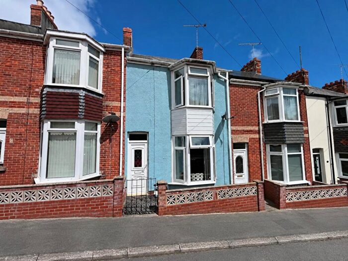 3 Bedroom Terraced House For Sale In Pretoria Terrace, Weymouth, DT4