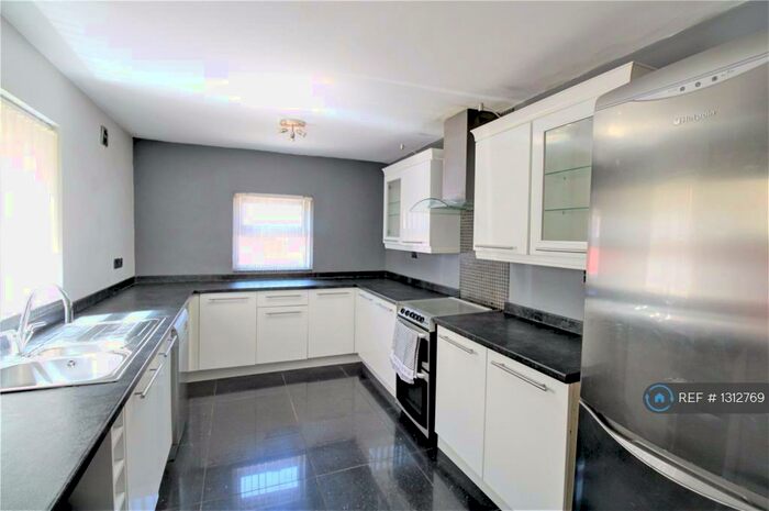 3 Bedroom Terraced House To Rent In Thornton Road, Bootle, L20