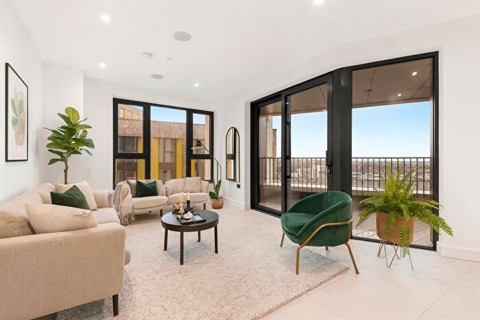 2 Bedroom Property To Rent In One Linear Place, Nine Elms, SW11