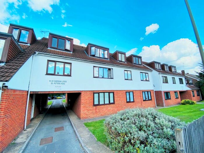 1 Bedroom Flat To Rent In Potters Road, Barnet, EN5