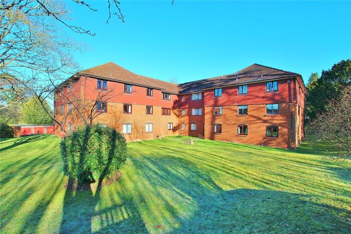 2 Bedroom Apartment To Rent In Boxgrove Road, Guildford, Surrey, GU1