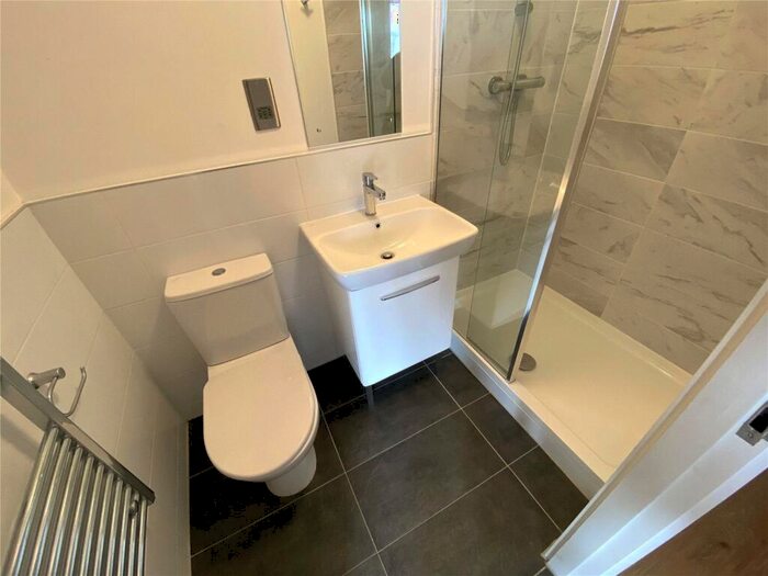 2 Bedroom Flat To Rent In Jesse Hartley Way, Liverpool, Merseyside, L3