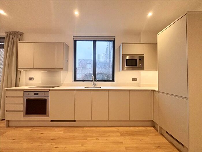 Flat To Rent In Farnborough Road, Farnborough, Hampshire, GU14