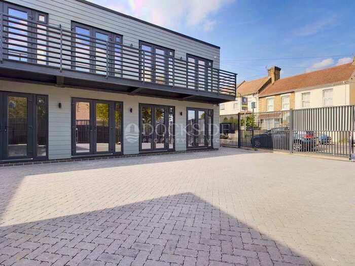 Commercial Property To Rent In Grove Road, Rochester, ME2