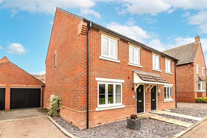 3 Bedroom Semi Detached House For Sale In Ash Way, Didcot, Oxfordshire, OX11