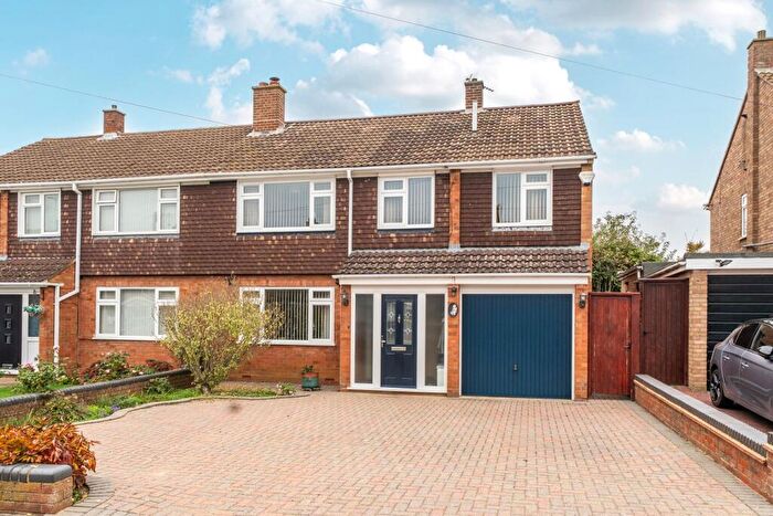 5 Bedroom Semi Detached House For Sale In Sanderson Road, Westoning, MK45