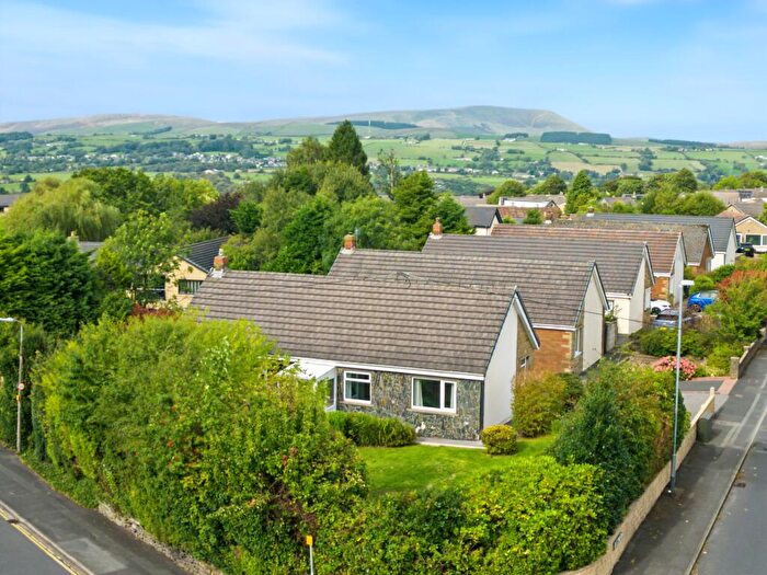 3 Bedroom Bungalow For Sale In Pennine Way, Brierfield, BB9