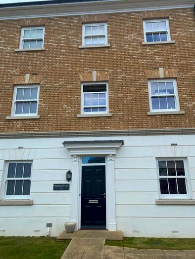 2 Bedroom Flat To Rent In Shepherd Court, Yeovil, BA21