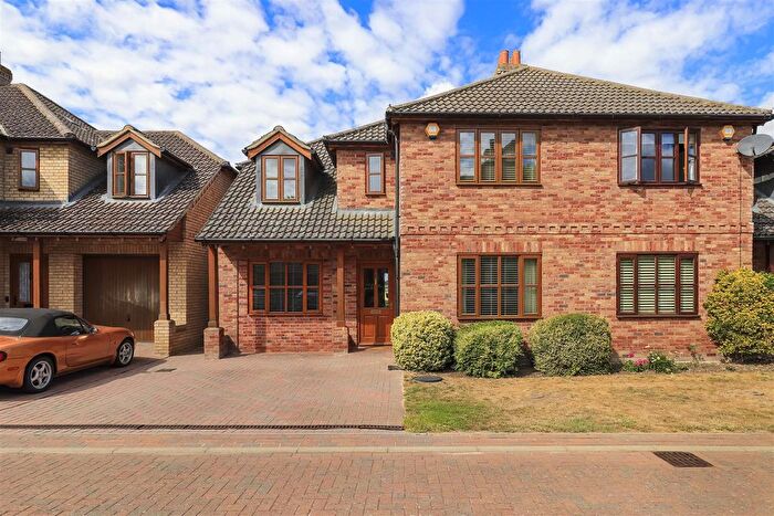 4 Bedroom Semi-Detached House For Sale In Cooke Walk, Impington, Cambridge, CB24
