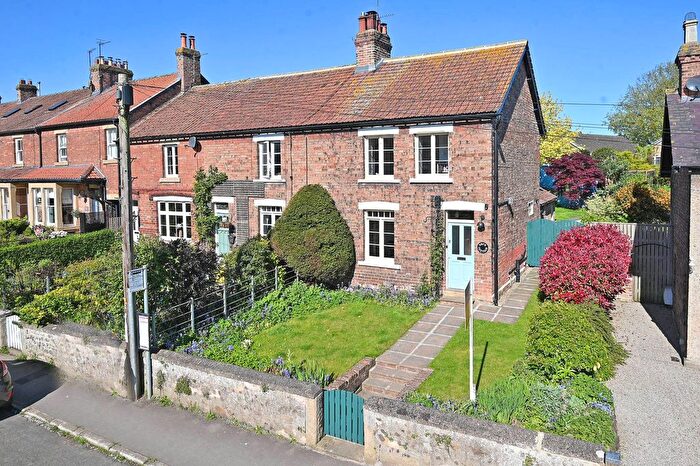 3 Bedroom Cottage For Sale In St. Johns Road, Bishop Monkton, HG3