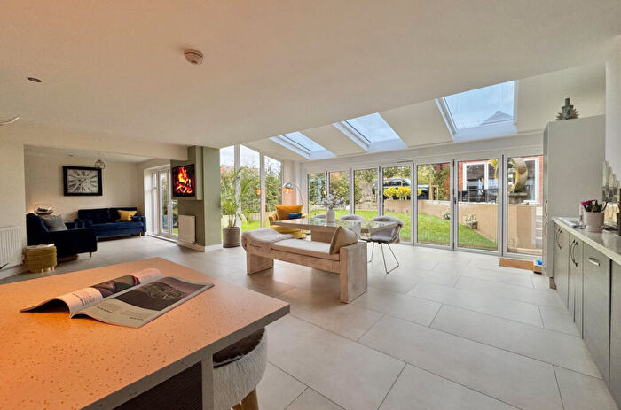 4 Bedroom Detached House For Sale In Harbury, Leamington Spa, Fitness Suite Bed + Dressing Room Bathrooms Video & Vr, CV33