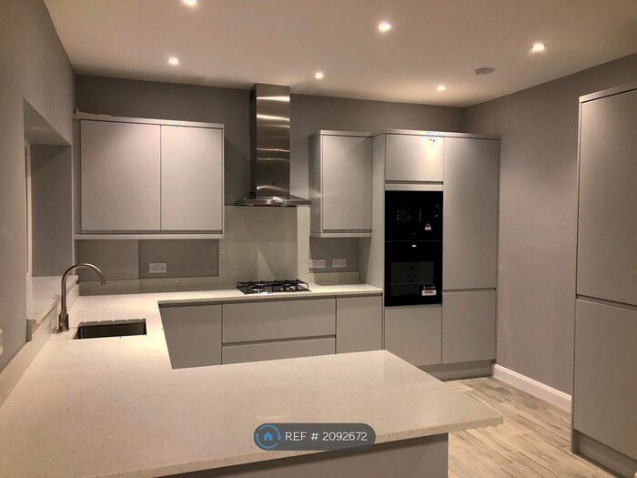 2 Bedroom Bungalow To Rent In Sherlodge Mews, Wigmore, ME8