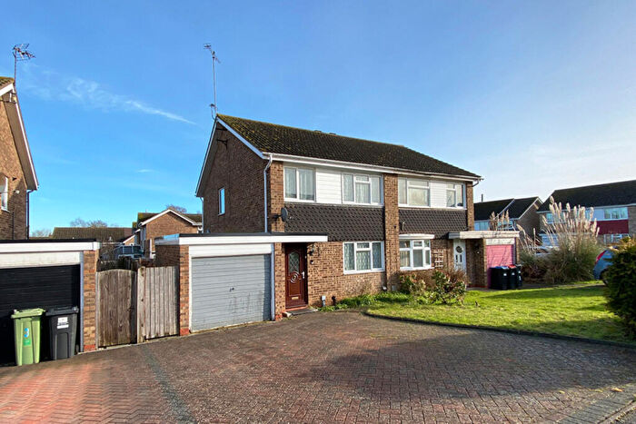 3 Bedroom Semi-Detached House To Rent In Cowper Close, Newport Pagnell, MK16