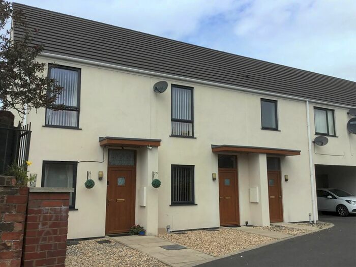 2 Bedroom Terraced House To Rent In Somersby Street, Grimsby DN31