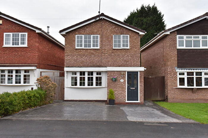 3 Bedroom Detached House For Sale In Kingswinford, Balfour Road, DY6