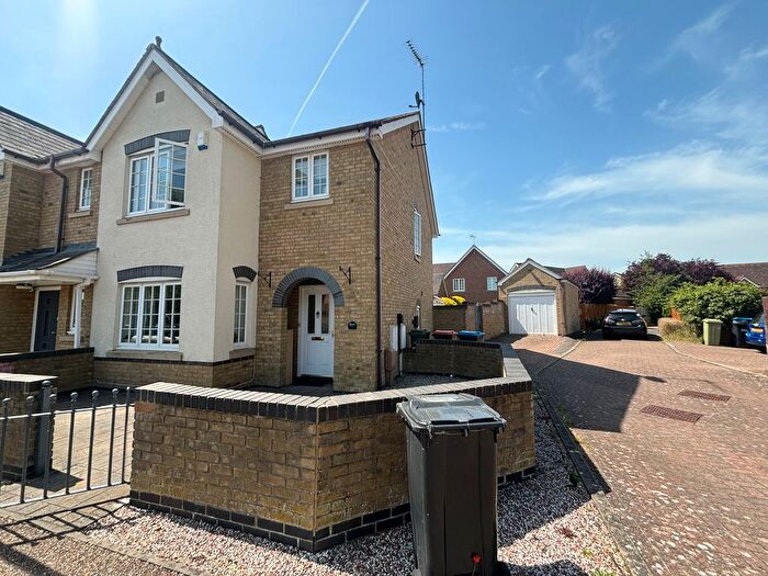 3 Bedroom Semi-Detached House To Rent In Raglan Drive, Milton Keynes, MK4