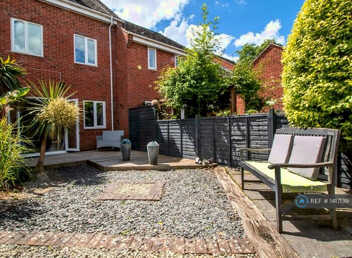 3 Bedroom Semi-Detached House To Rent In Station Road, Alcester, B49