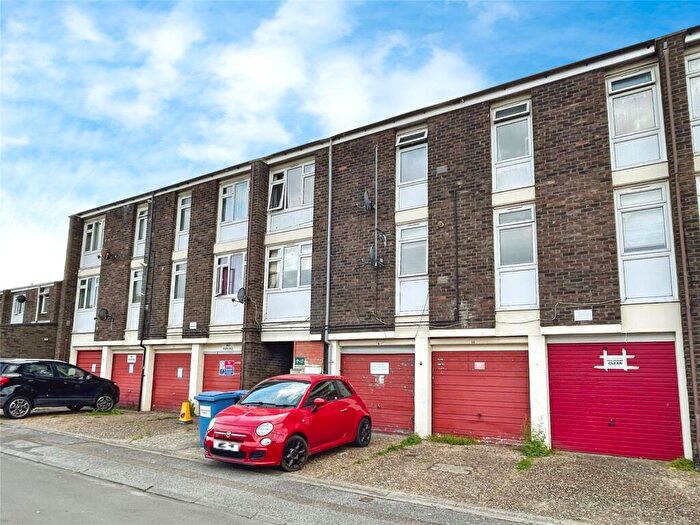 1 Bedroom Apartment For Sale In Peterswood, Harlow, Essex, CM18