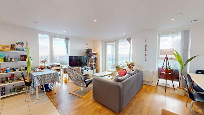 2 Bedroom Flat To Rent In Bessemer Place, London, SE10