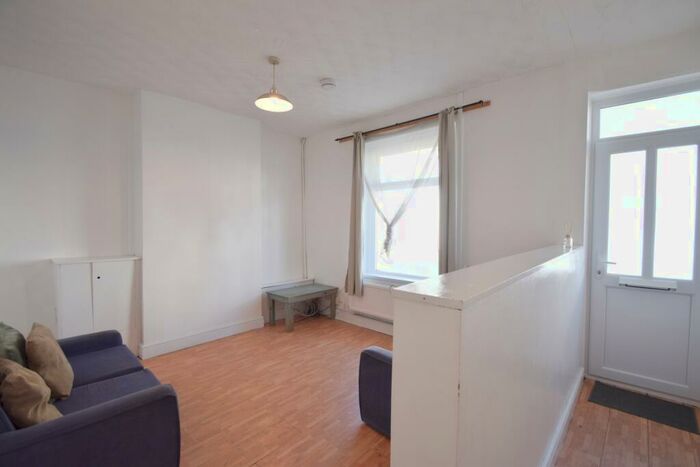 4 Bedroom House To Rent In Rhymney Street, Cathays, CF24