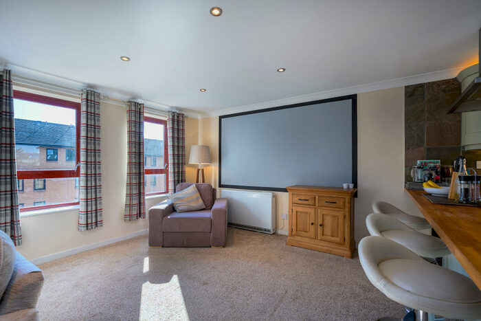 3 Bedroom Apartment To Rent In Albion Gate, Glasgow, G1