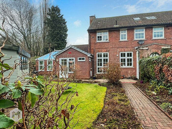 3 Bedroom End Of Terrace House For Sale In Wigshaw Lane, Culcheth, Warrington, Cheshire, WA3