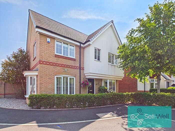 4 Bedroom Detached House For Sale In Hawthorn Way, Worsley, Manchester, M28