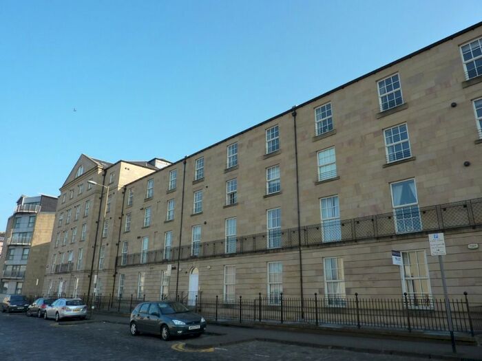 2 Bedroom Flat To Rent In East London Street, New Town, Edinburgh EH7