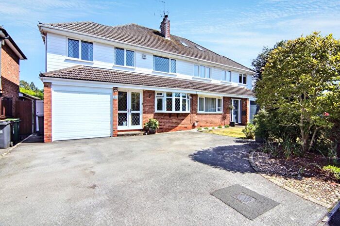 4 Bedroom Semi-Detached House For Sale In Malvern Road, Balsall Common, CV7