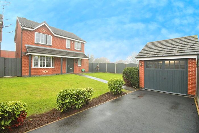 4 Bedroom Detached House For Sale In Higham Way, Garforth, Leeds, LS25