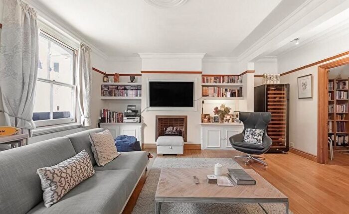 2 Bedroom Mews To Rent In Bryanston Mews West, Marylebone, London, W1H