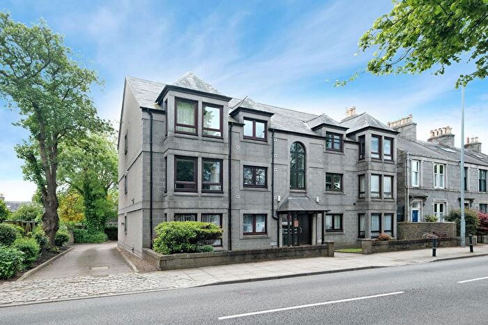 2 Bedroom Flat To Rent In Broomhill Road, Ground Floor, AB10