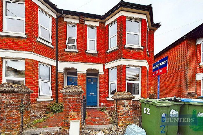 4 Bedroom Semi-Detached House To Rent In Newcombe Road, Southampton, Hampshire, SO15