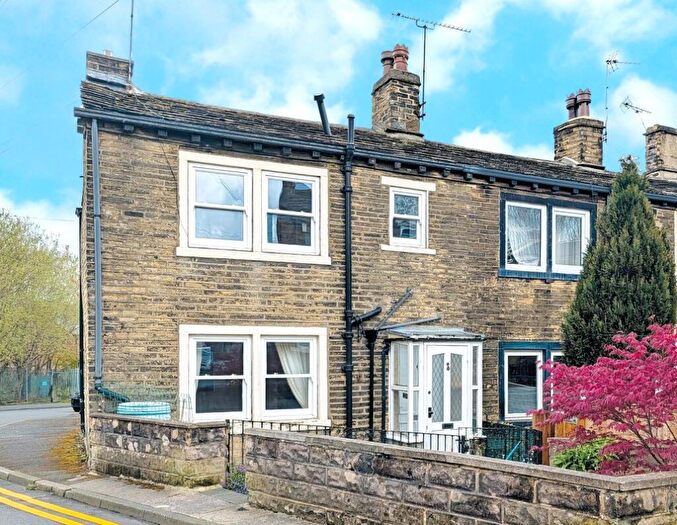 2 Bedroom End Of Terrace House For Sale In Perseverance Lane, Bradford, BD7
