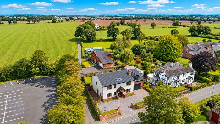 5 Bedroom Detached House For Sale In Heath Lane, Croft, WA3