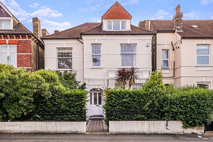 5 Bedroom Property To Rent In Buckleigh Road, Streatham, SW16