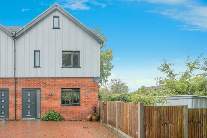 3 Bedroom Semi-Detached House For Sale In Gale Gardens, Aylsham, Norwich, NR11