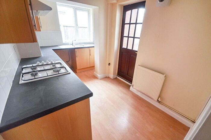 3 Bedroom Flat To Rent In Ross Street, Widnes, WA8